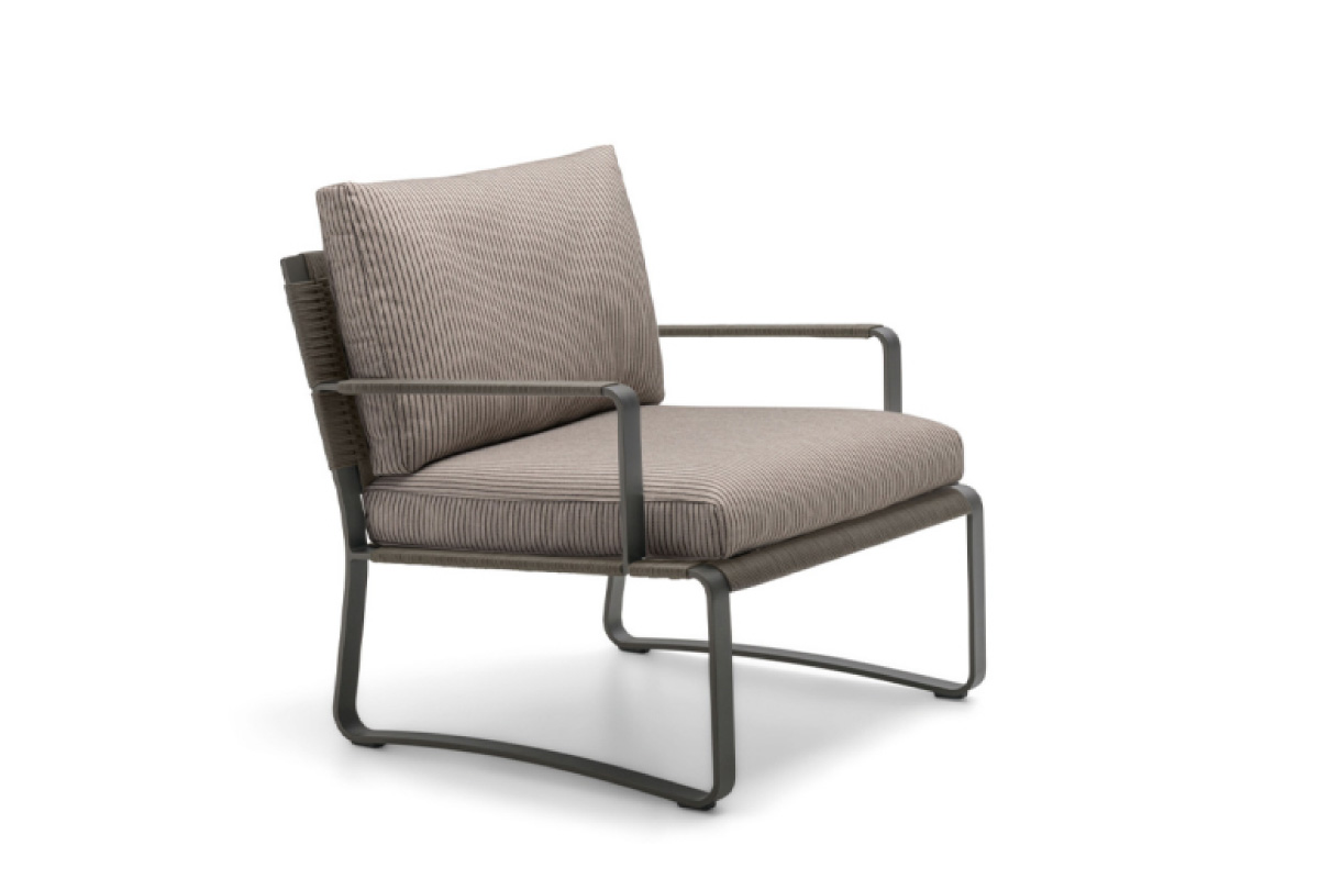 Phoenix-armchair by simplysofas.in
